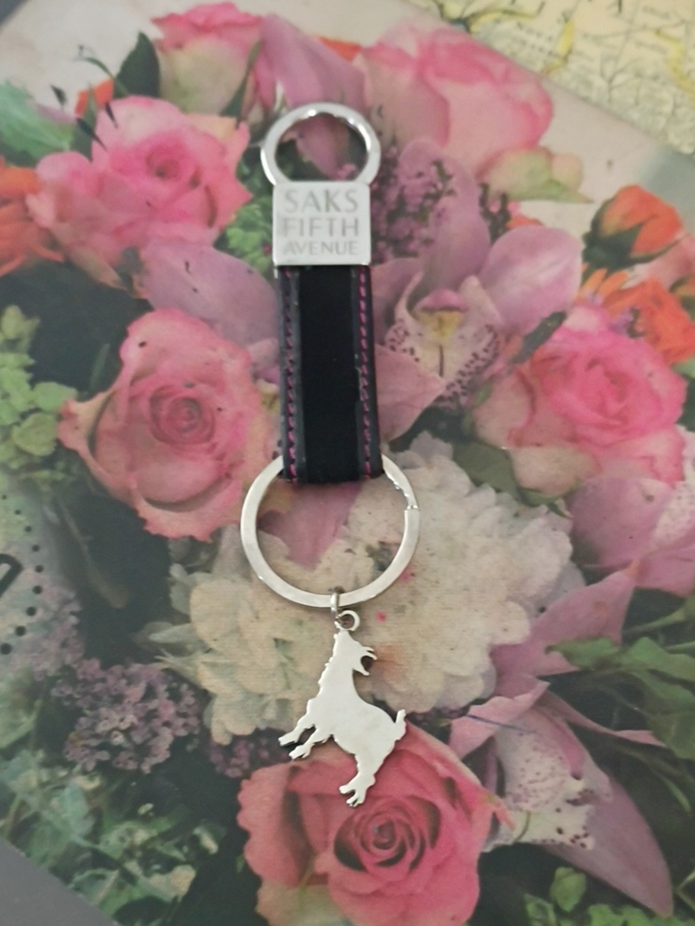 ❤️SAKS FIFTH AVENUE SFA SILVER KEYCHAIN KEYHOLDER FOB